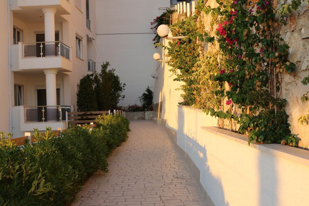 White Residence Apartament Sarande Ngoại thất bức ảnh